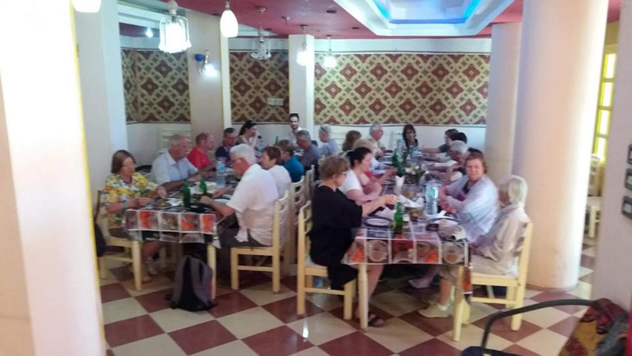 Pharaohs Hotel Louxor Extérieur photo